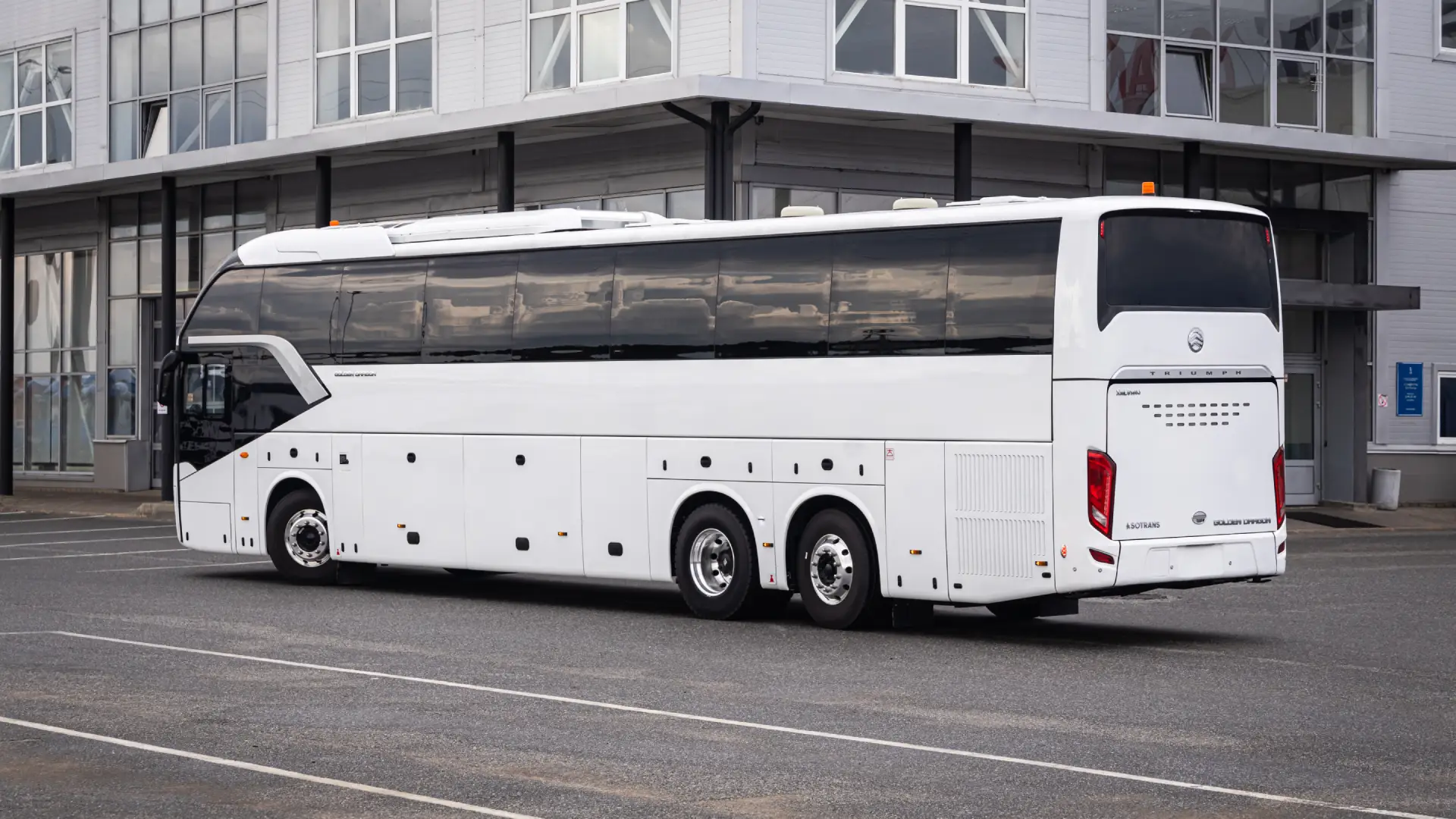 XML6140JR Triumph